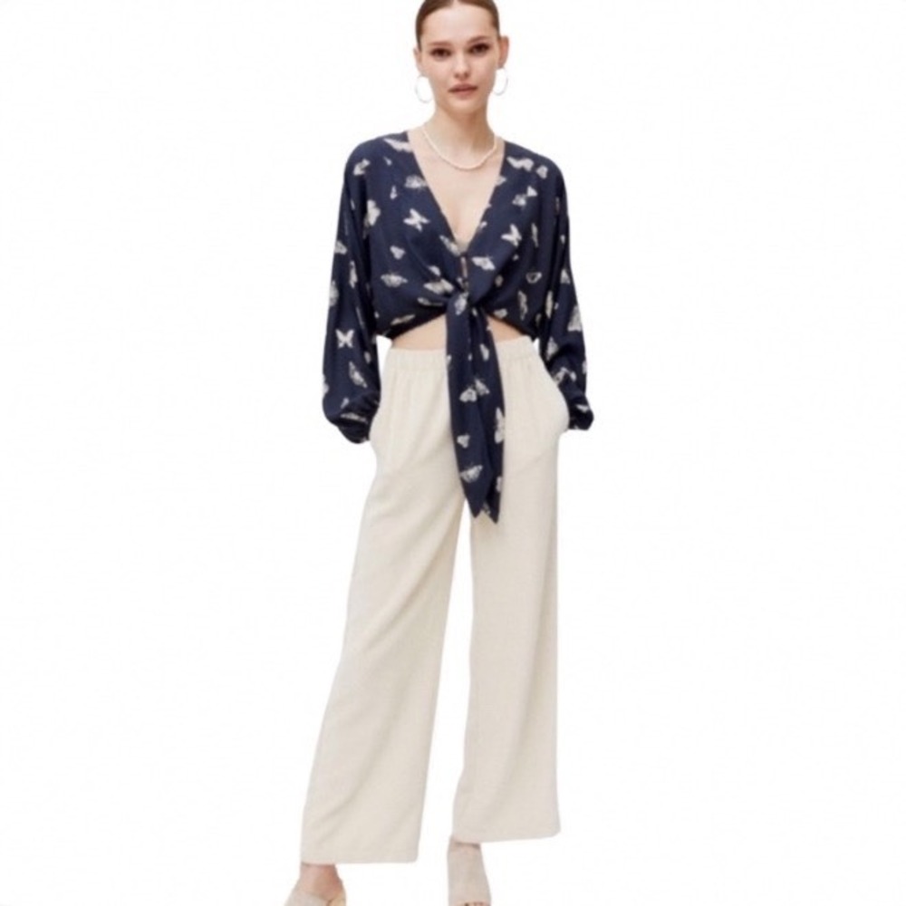 Urban Outfitters‎ Jeanne Tie-Front Blouse Butterfly Print Navy Blue Size Small